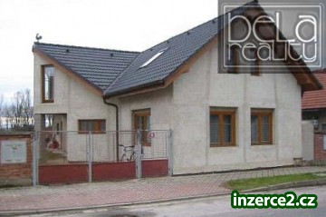 Zajímavý, prostorný RD 4+kk se zahradou a garáží_1 193485_1.jpg