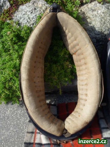 koňský chomout 24 coulů + poduška_2 193541_2.jpg
