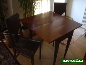 Nádherně zdobený secesní rozkl. karetní stolek pro dva_2 197545_2.jpg