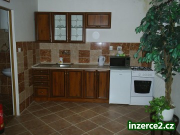 Pronajmeme pěkný zařízený mezonetový byt 2+kk s balkonem na Roudné_2 198008_2.jpg