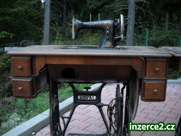 Starožitné šicí stroje_1 198014_1.jpg