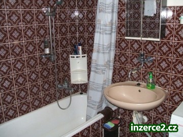 Zděný řadový dům se zahradou!_1 198478_1.jpg