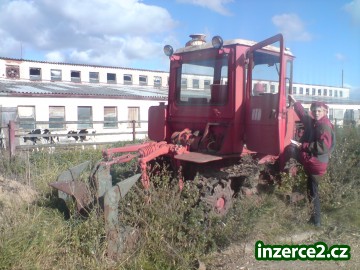 Prodám pásový traktor_1 199464_1.jpg