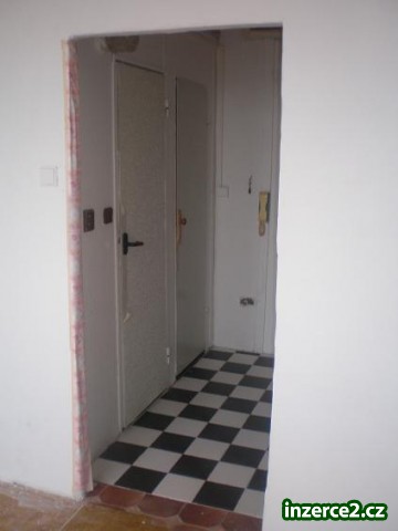 Družstevní byt 0+1 v Mostě_2 202063_2.jpg