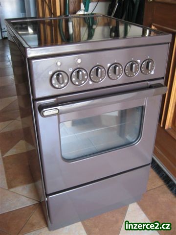 Sporák se sklokeramickou deskou BLOMBERG - šíře 50 cm_1 205013_1.jpg