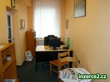 Prodej komerční nemovitosti v centru Chlumce nad Cidlinou_2 205135_2.jpg