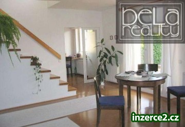 Luxusní, prostorný ŘRD 5+1 s garáží a pěknou zahradou_1 205573_1.jpg