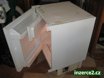 Lednice vestavná s mrazáčkem PRIVILEG ÖKO ENERGIESPARER (ELECTROLUX)_2 207233_2.jpg