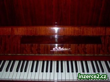 Prodám piano Nocturno.1 majitel, malo hrané,bezvadný stav,bílé klávesy.Stáří-30 let._1 208319_1.jpg