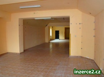 Prodej komerční nemovitosti v centru Chlumce nad Cidlinou_2 210240_2.jpg
