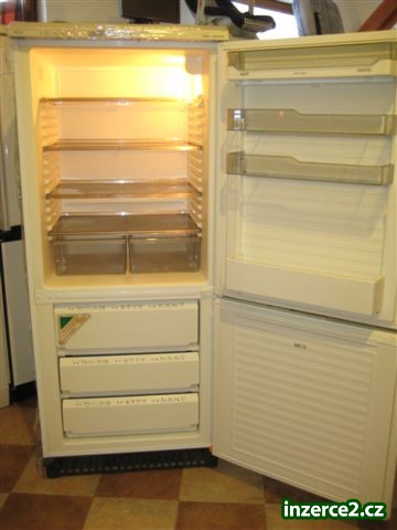 Lednice kombinovaná 2-dveřová AEG ÖKO SANTO_1 212872_1.jpg