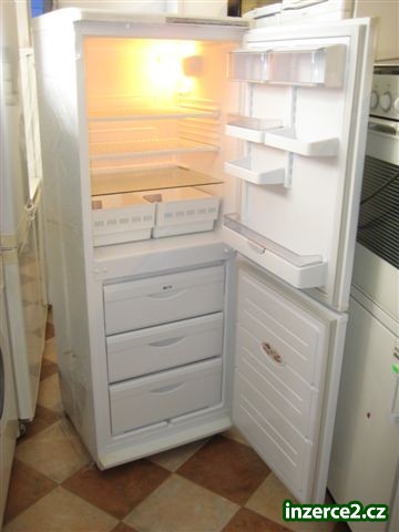 Lednice kombinovaná 2-dveřová EXQUISIT_1 212887_1.jpg