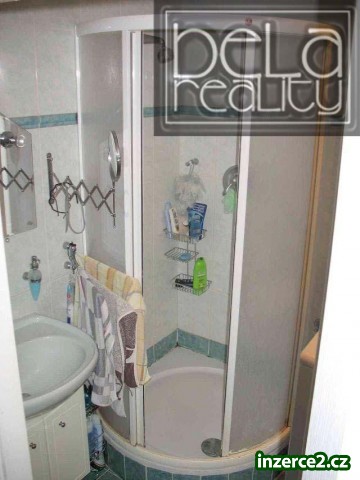 Krásný, prostorný byt 5+1 s lodžií v OV v pěkné lokalitě_2 213003_2.jpg