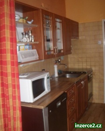 Pronájem hezkého, zrekonstruovaného bytu 2+1 s balkonem_2 213148_2.jpg
