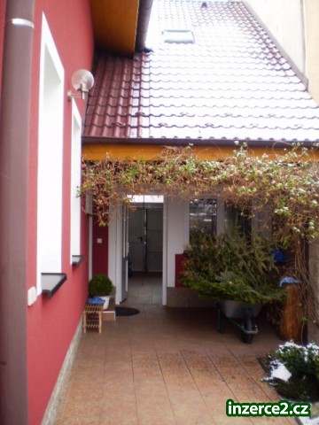 Prodej pěkného rodinného domu 4+1 s garáží_1 213468_1.jpg