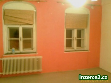 PRONÁJEM CIHOVÝ BYT 1+kk- 25 M2 ŠTERNBERK 3600KČ_1 215519_1.jpg
