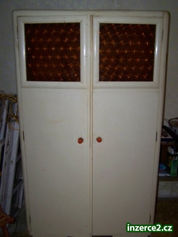 Starý kredenc_1 217427_1.jpg