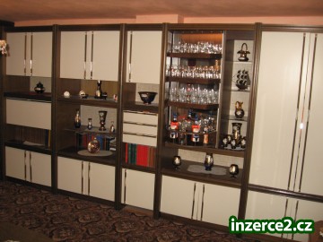 Obývací stěna + knihovna_2 217986_2.jpg
