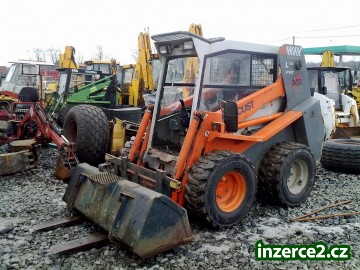 Smykem řízený nakladač LOCUST 903 SPEED+_1 219499_1.jpg
