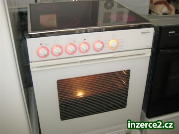 Sporák vestavný - Sklokeramická deska s troubou MIELE - DE LUXE H 810_1 219513_1.jpg