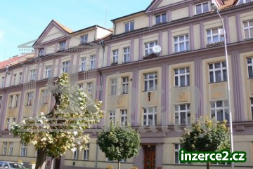 Zrekonstruovaný, podkrovní byt 3+1 v OV v centru HK_1 220358_1.jpg