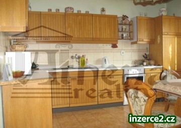 Zrekonstruovaný RD 6+2 se zahradou a garáží_2 223090_2.jpg