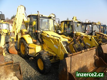 Traktorbagr KOMATSU WB 93 R_1 223347_1.jpg