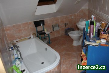 Zrekonstruovaný podkrovní byt 2+1, Slovany, Úslavská ulice, Plzeň_2 223741_2.jpg