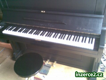 Prodám Naladěný piano,Lauberger,černý,pěkný, dovoz mohu zařidit.foto dodám .cenu nabídněte..._1 224008_1.jpg