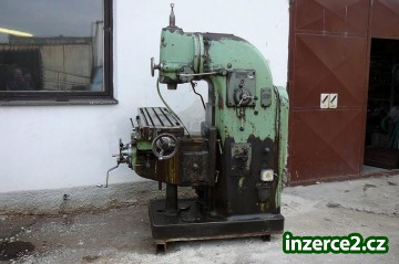 Svislá konzolová frézka F4S_1 224837_1.jpg