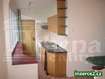 Pronájem pěkného, prostorného bytu 3+1 s balkonem a lodžií_1 225623_1.jpg