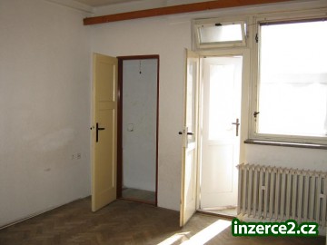 Byt 1+1 se dvěma balkony v centru HK_2 229881_2.jpg