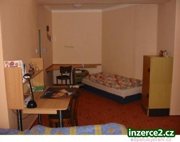 4 studentkám pronajmu zařízený byt 2350Kč/měsíc/osoba_1 235949_1.jpg