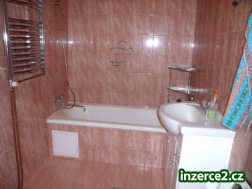 Prodej pěkného RD 2 x 4+1 v Rájci se zahradou_2 238464_2.jpg