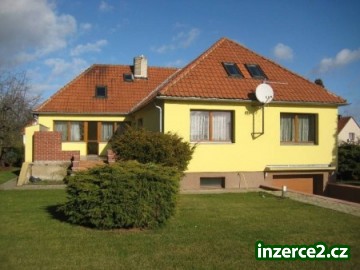 Zrekonstruovaný, podsklepený RD 7+1(garáž, bazén, sauna) Úhonice._1 239698_1.jpg