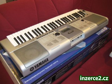 Varhany - klávesy YAMAHA PSR-E403_2 241210_2.jpg