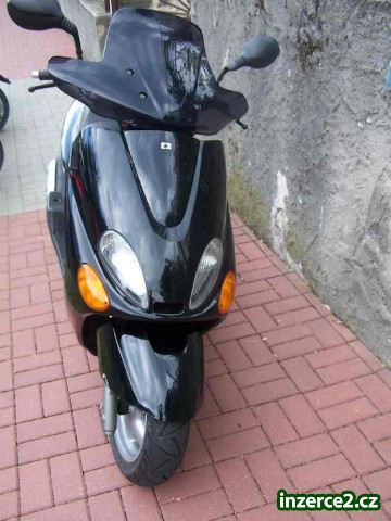 YAMAHA Majesty 2005_2 241676_2.jpg