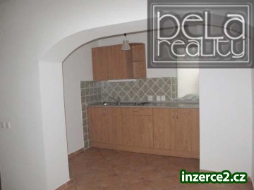 Pronájem atypického bytu 1+kk (86m2) v centru města_1 244500_1.jpg