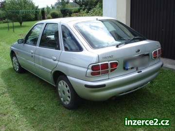 Ford Escort 1.6 16V GHIA_2 24523_2.jpg