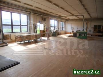 Prodej truhlárny při hlavním tahu na Deštnou_1 245341_1.jpg