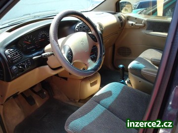 Chrysler Voyager_2 246064_2.jpg