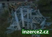 Prodam bedneni zn.Peri:Stresni tramce 143ks -330cm,12ks -300cm,trojnozky,hlavice.Tel:721054760_2 246799_2.jpg