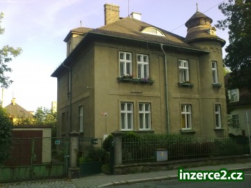 Prodej poloviny rodinného domu - byt 4+1_1 247260_1.jpg
