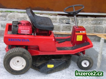zahradní traktor_1 249822_1.jpg