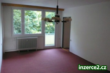 Pronájem zrekonstruovaného bytu 3+1 v Hradci Králové_1 249976_1.jpg
