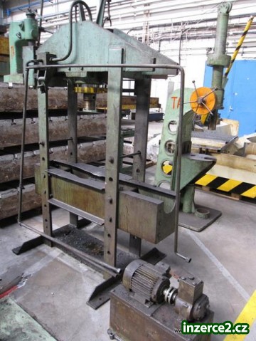 Lis hydraulický montážní CDM 80._1 250416_1.jpg