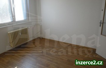 Pronájem hezkého, prostorného bytu 3+1 s balkonem_2 252619_2.jpg