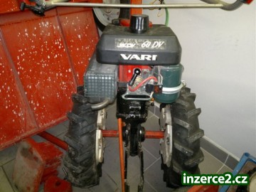 Malotraktor VARI + bohaté příslušenství_1 252705_1.jpg