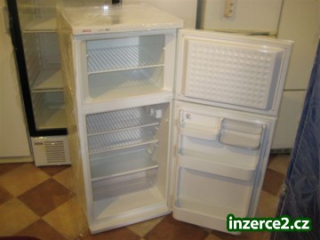 Lednice kombinovaná 2-dveřová BOSCH s boxovým mrazákem_1 254610_1.jpg