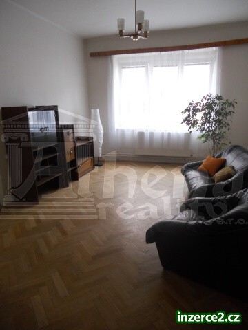 Pronájem zděného bytu 3+1 (130 m2) v centru_2 254921_2.jpg